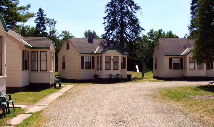 Sall-Mar Resort (Sal-Mar Court) - Web Listing (newer photo)